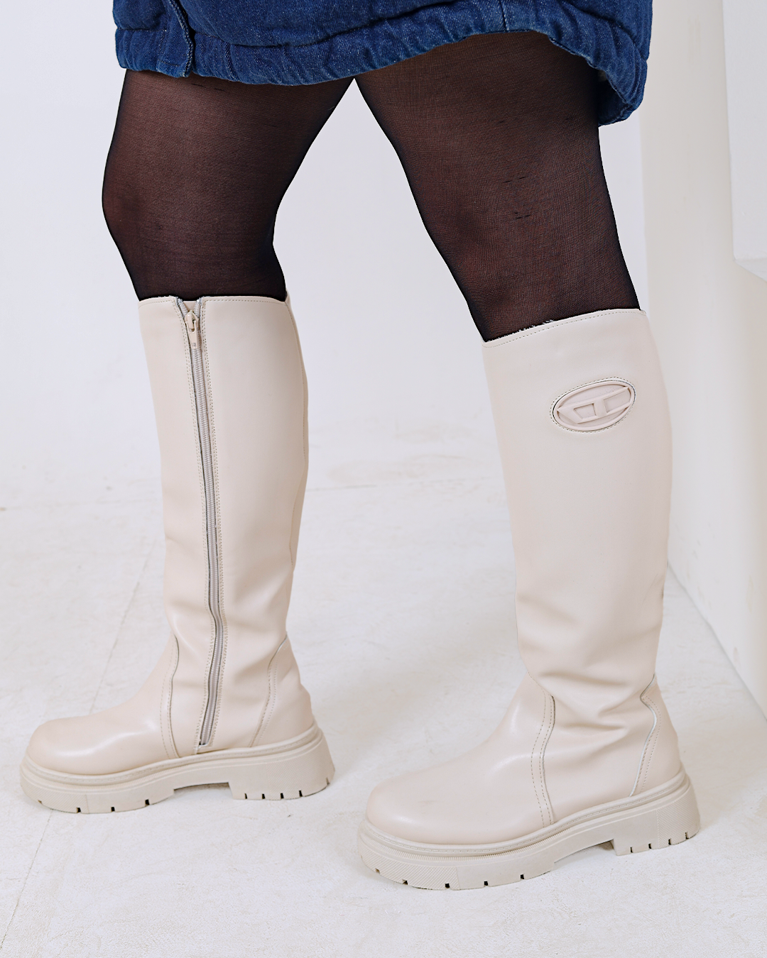 Boots white zara